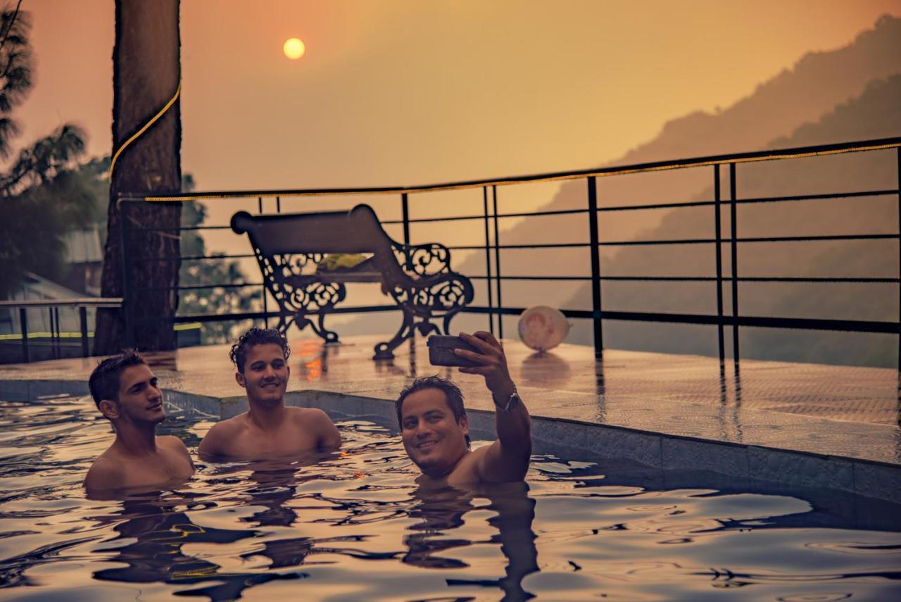Safarmaina Resort Kasauli Kültér fotó