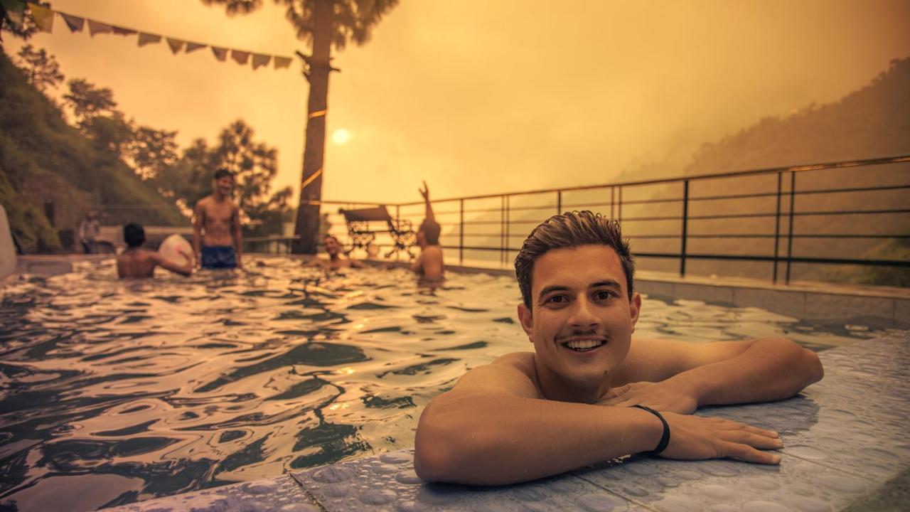 Safarmaina Resort Kasauli Kültér fotó