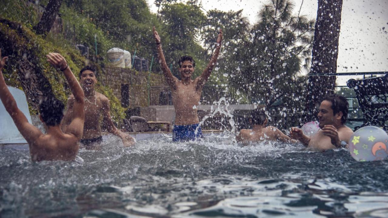 Safarmaina Resort Kasauli Kültér fotó
