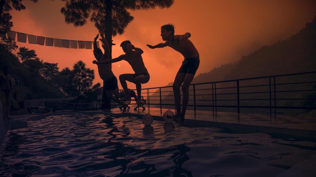 Safarmaina Resort Kasauli Kültér fotó