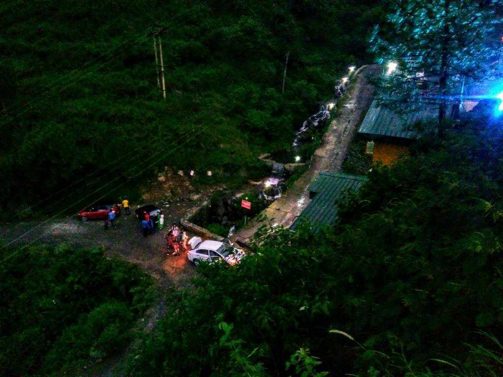 Safarmaina Resort Kasauli Kültér fotó