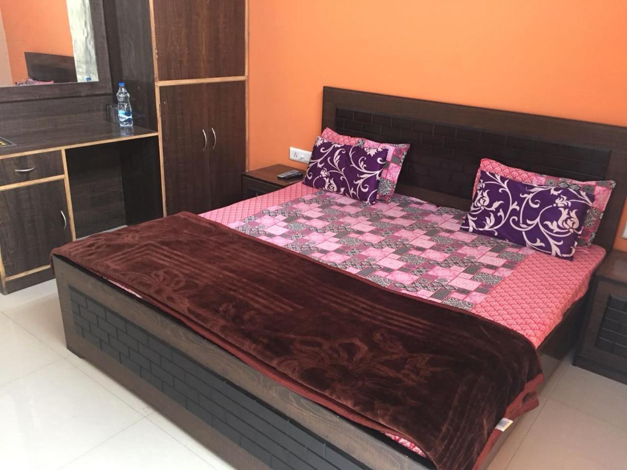 Safarmaina Resort Kasauli Kültér fotó