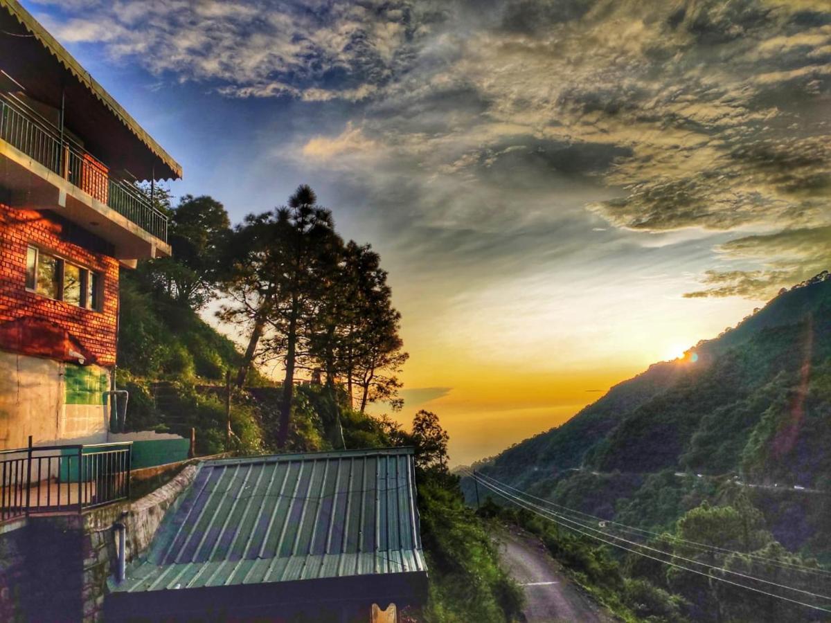 Safarmaina Resort Kasauli Kültér fotó